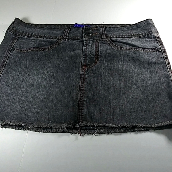 Miley Cyrus Denim Skirt. - Picture 1 of 6